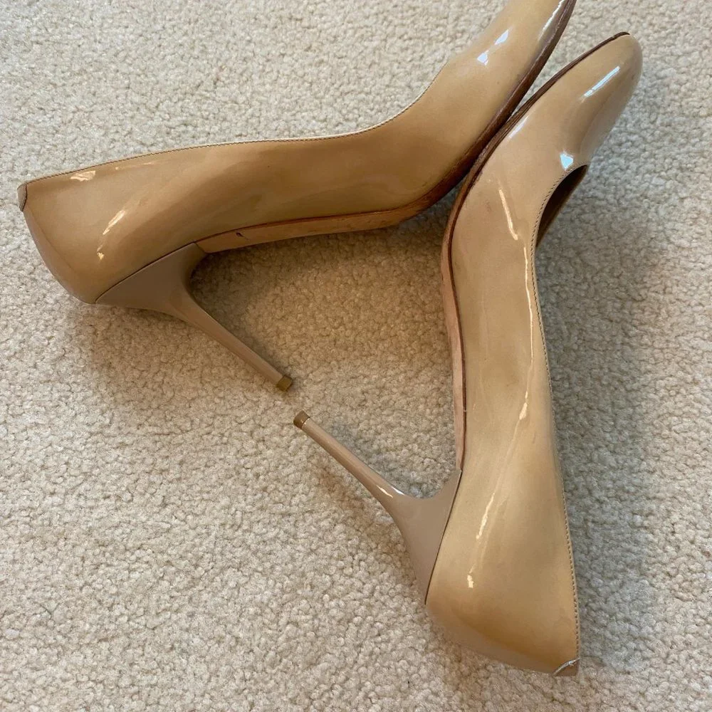 Jimmy Choo Beige Patent Leather Pumps - size 39.5 - Picture 4 of 4